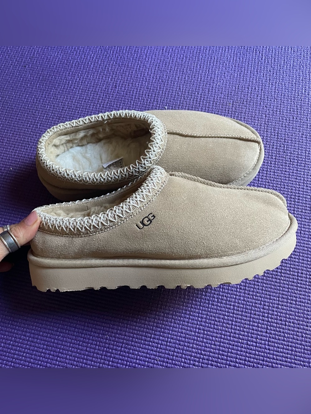 UGG Tasman size 7